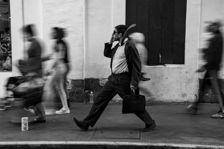 Street Photography Guide: Composition, Light, and Timing