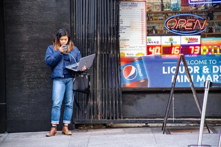 Street Photography Guide: Composition, Light, and Timing